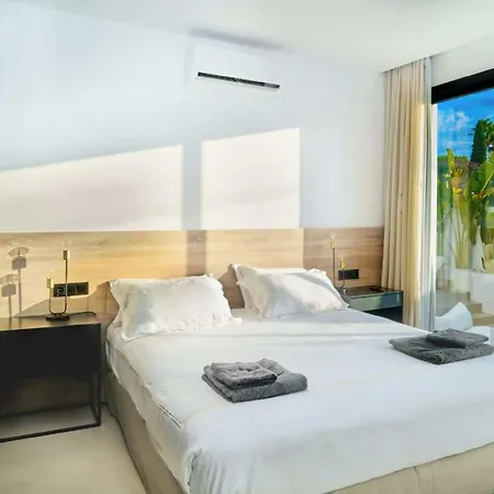 Unula Puerto Banus Apartment
